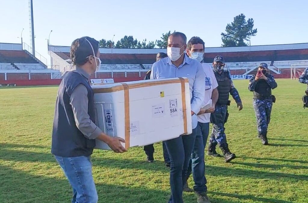 Idosos com 73 anos ou mais começam a ser vacinados nesta quarta-feira