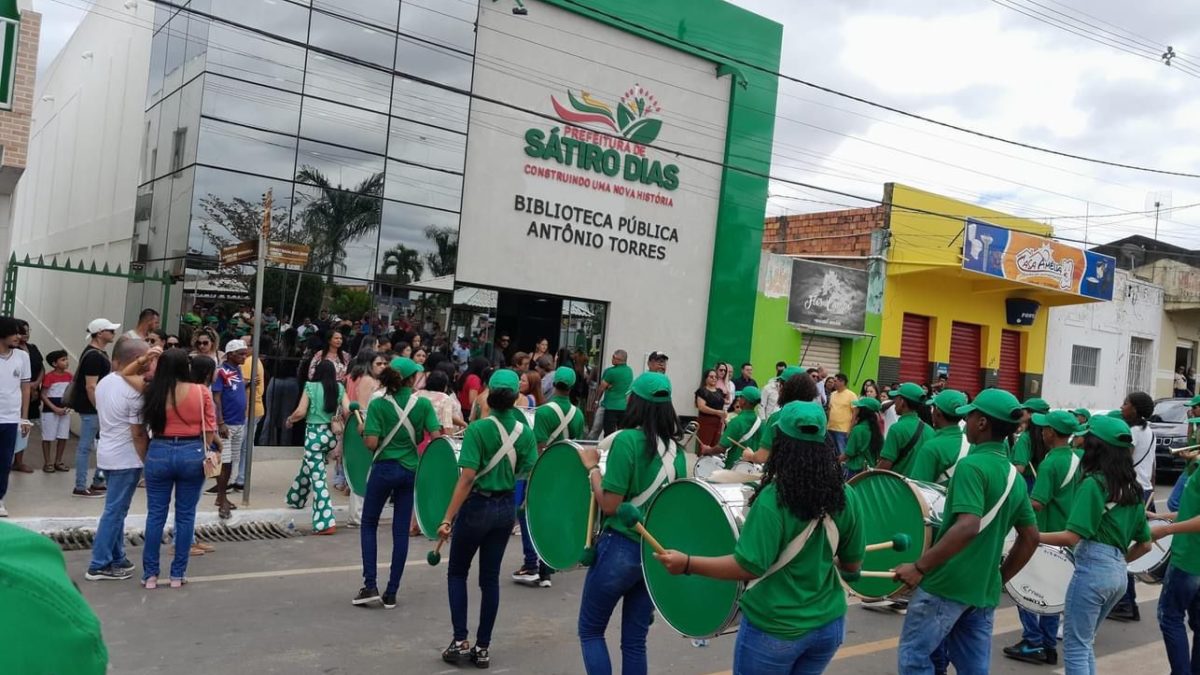 Biblioteca Pública inaugurada em Sátiro Dias