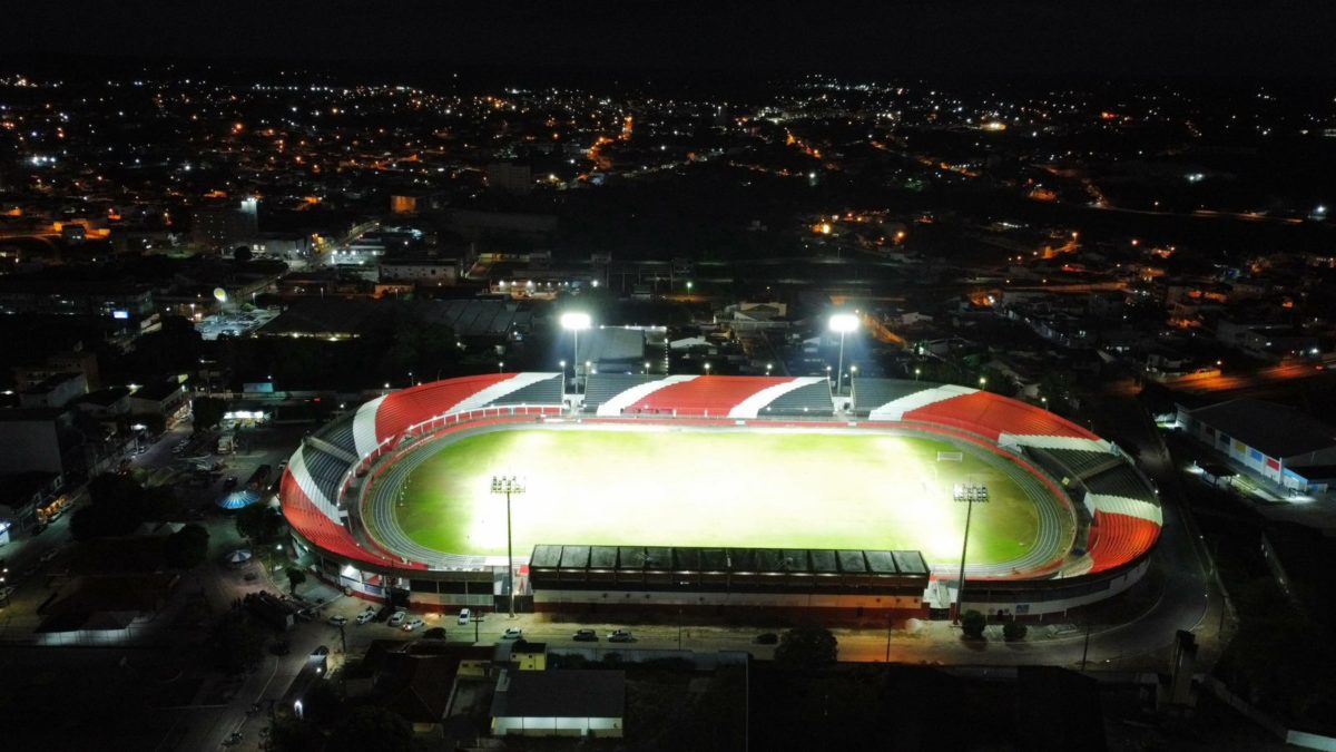 *O CARNEIRÃO É O PRIMEIRO ESTÁDIO DO NORDESTE A CONTAR COM  TECNOLOGIA DOS REFLETORES ARENA VISION LED*