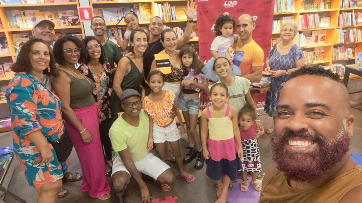 Bruno Black : O poeta e contador de histórias que encanta o Brasil